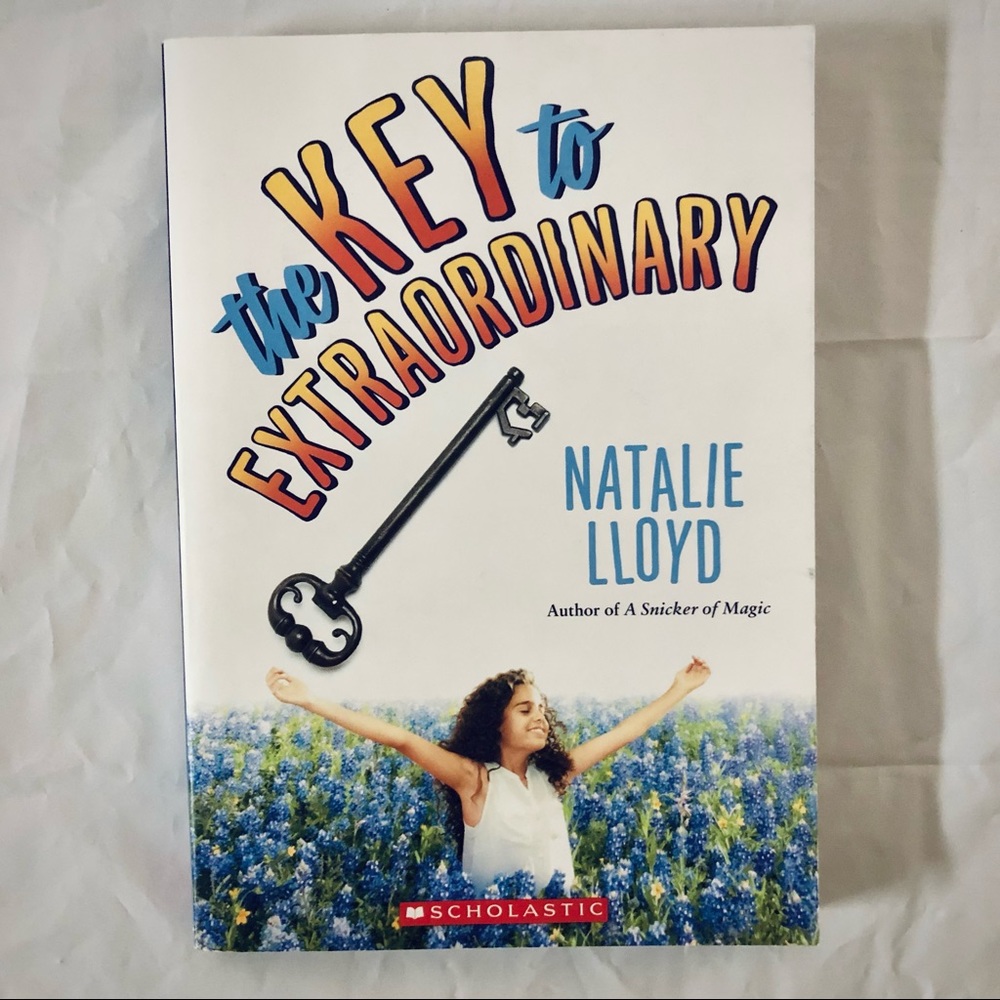 💝 Key to Extraordinary Natalie Lloyd Fiction Fantasy Ghost Story Softcover Book